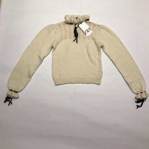 Zara medium sweater M